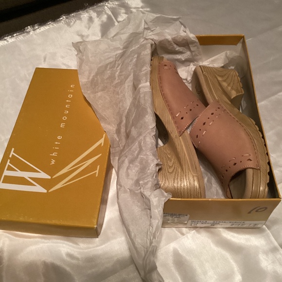 White Mountain Beige Suede Open Toe Clog Sandals, Size 10 - Picture 8 of 8